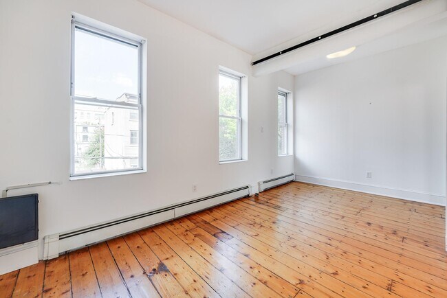 Foto del edificio - 223 8TH St