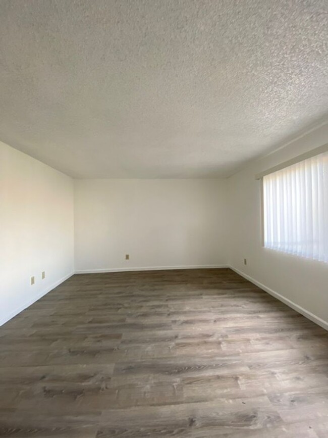 Building Photo - Completely Remodeled Colton Condo in Gated...