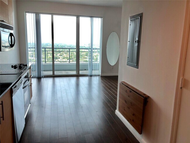 Foto del edificio - 60 SW 13th St