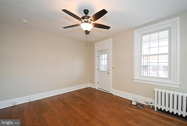 Building Photo - 232 Morgan St