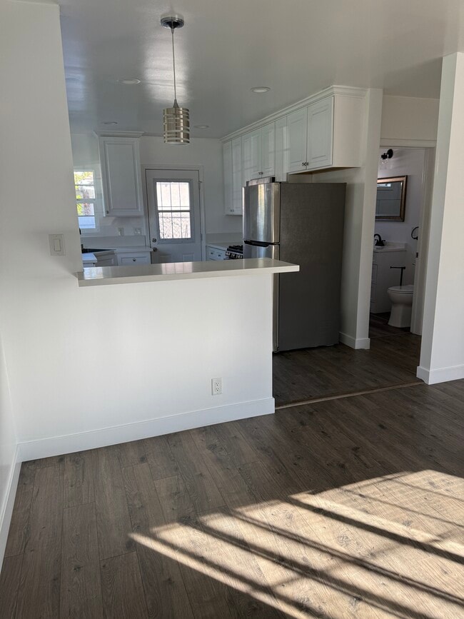 Building Photo - 2022 N Parish Pl