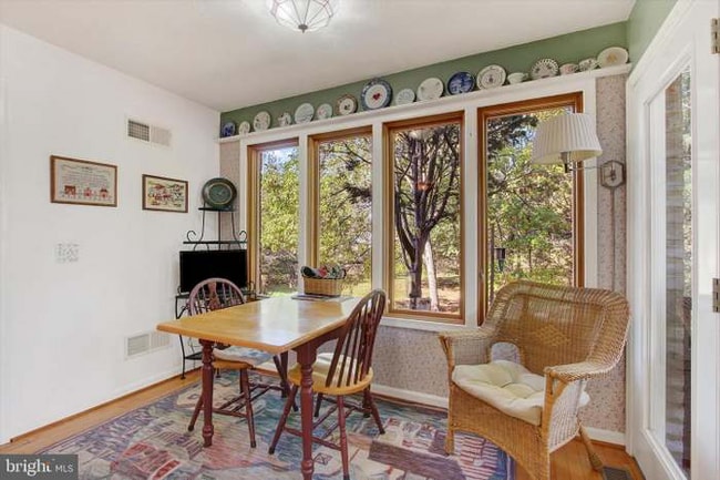 Building Photo - 824 Hancock Dr