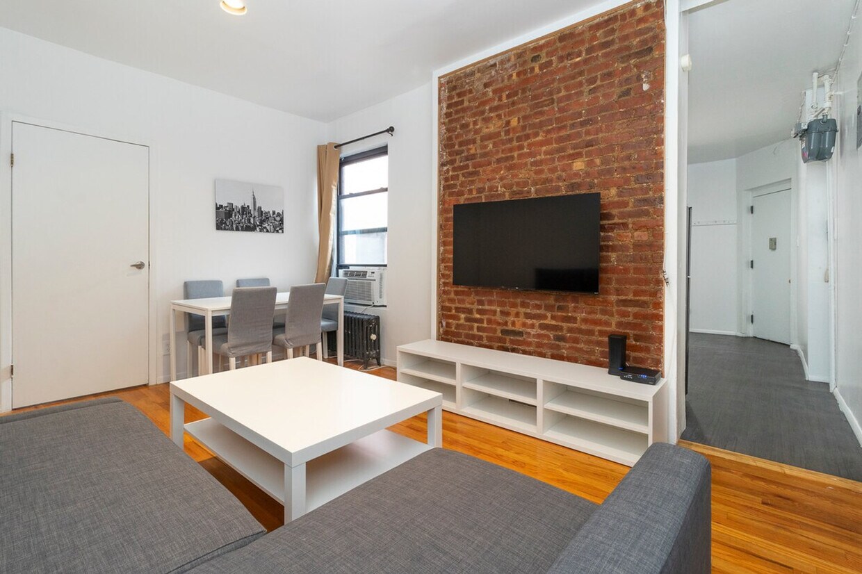 Foto principal - 1794 1st Ave