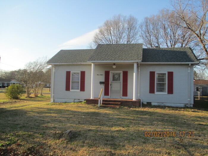 Primary Photo - 1215 Carolina Avenue, Roanoke Rapids