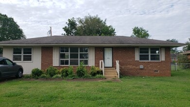 Building Photo - 1006 Waverly Ave