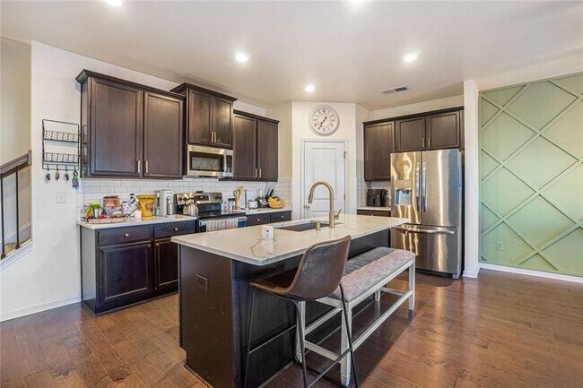 Building Photo - 5526 Donerail St