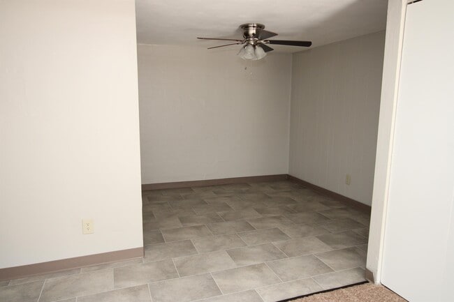 Building Photo - 438 Park Manor Pl