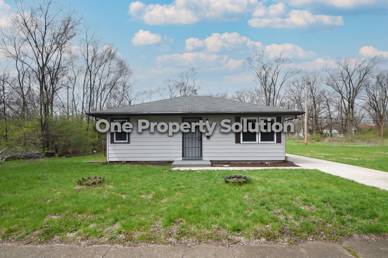 Primary Photo - 1142 Fayette St