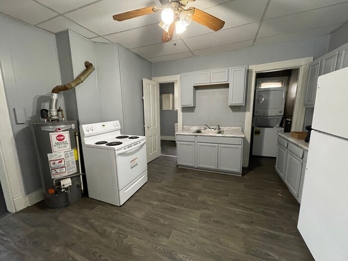 Building Photo - 4BD/1BA Single Family Home