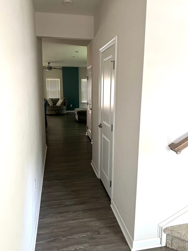 Foto del edificio - 331 Park Meadows Dr