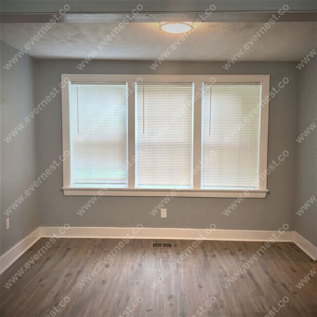 Foto del edificio - 335 E Ridgeway St