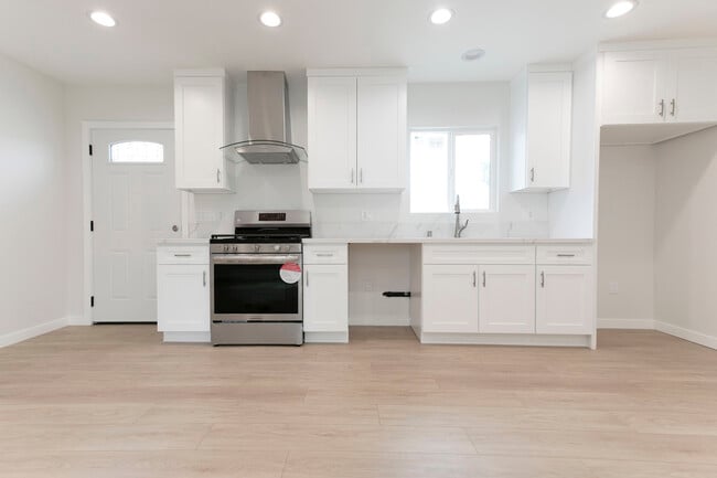 Building Photo - 13118 Branford St