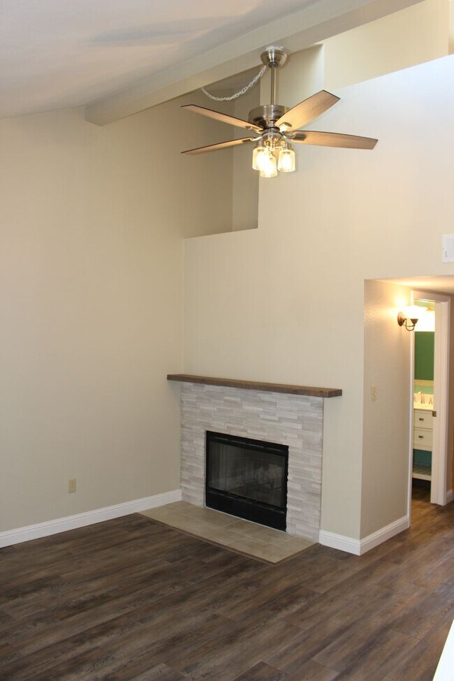 Foto del edificio - 2600 Brookside Dr
