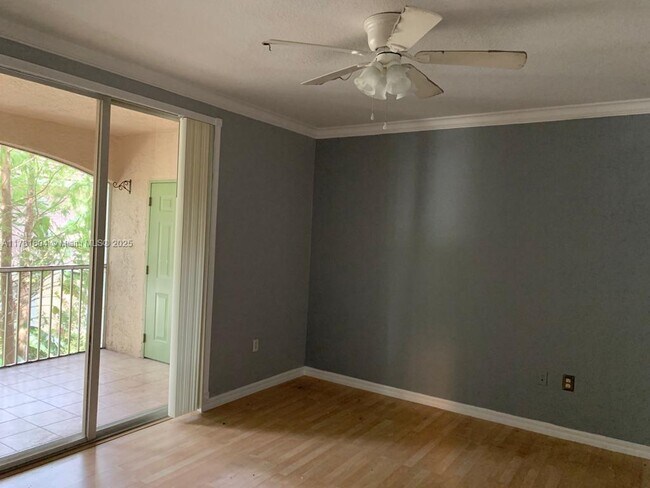 Foto del edificio - 6588 W Sample Rd