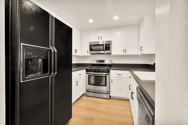 Foto del edificio - 15155 Sherman Way