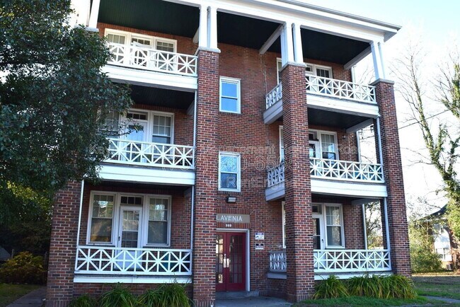 Foto del edificio - 332 Mt Vernon Ave