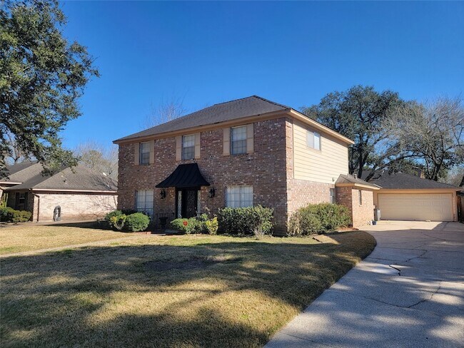 Foto del edificio - 4015 Chapel Square Dr