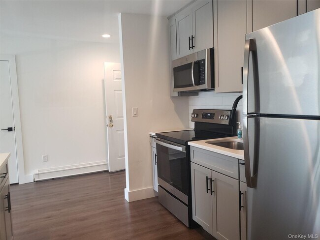 Foto del edificio - 100 Mariners Way