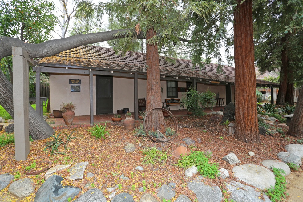 Is Adams Hill a Good Place To Live in Glendale? Neighborhood Guide by