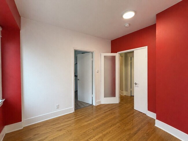 Foto del edificio - 244 W 49th