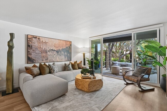 3708 Corinth Ave Unit 3708 and a half, Los Angeles, CA 90066
