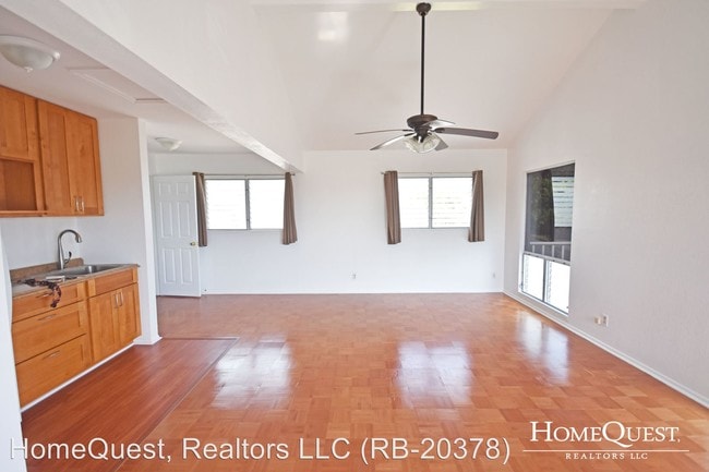 Building Photo - 1402 Onioni St
