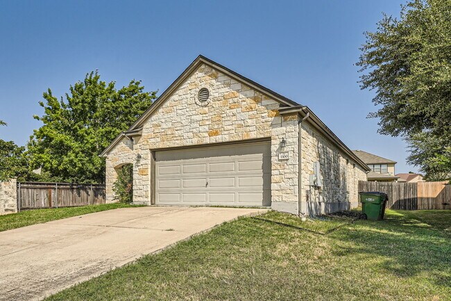 Foto del edificio - 1100 Hyde Park Dr