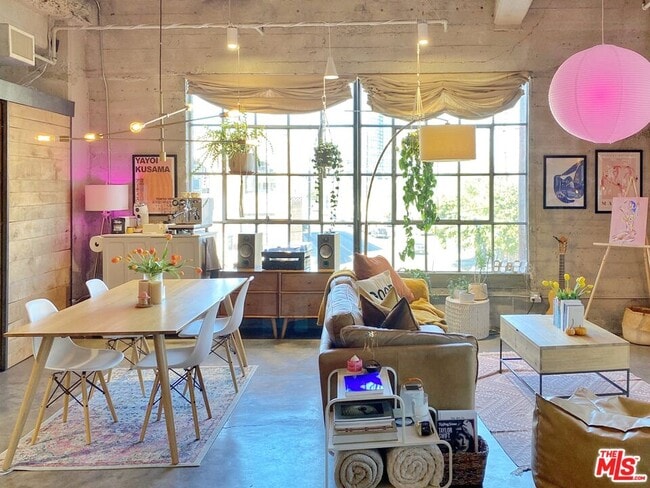 Building Photo - 1855 Industrial St