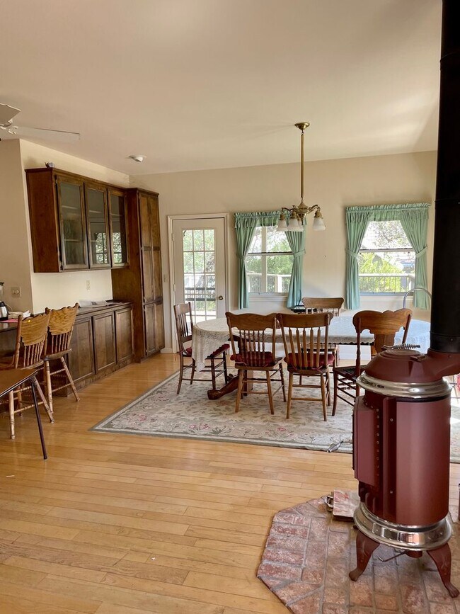 Foto del edificio - Large Home with RV access located in Auburn