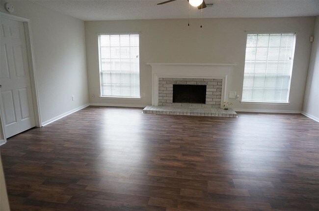 Building Photo - 8823 High Haven Dr