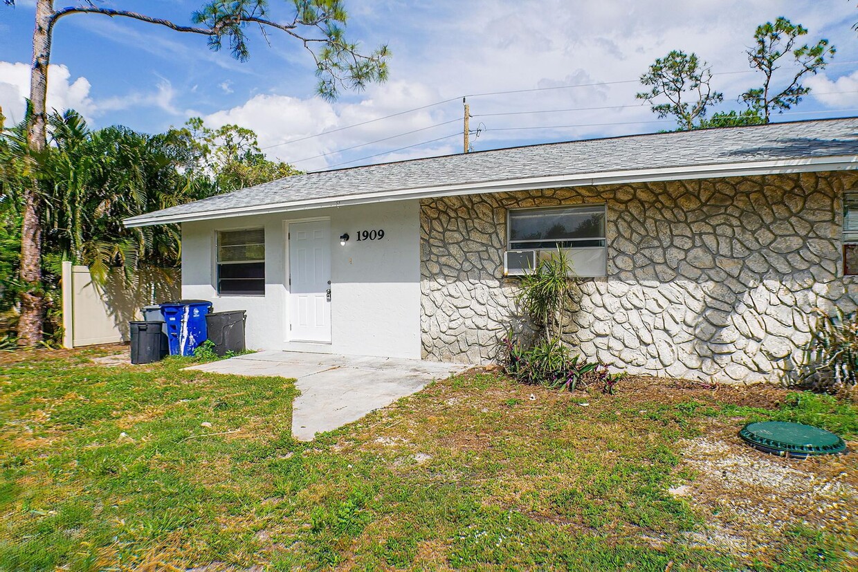 19091/19095 Holly Road - 19091/19095 Holly Road