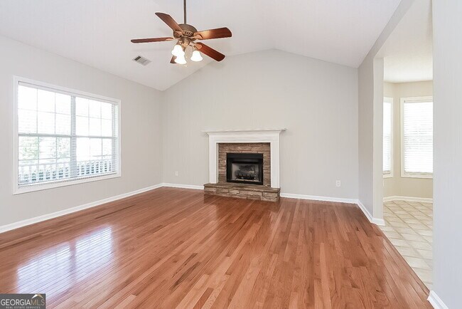 Building Photo - 313 Split Rail Way