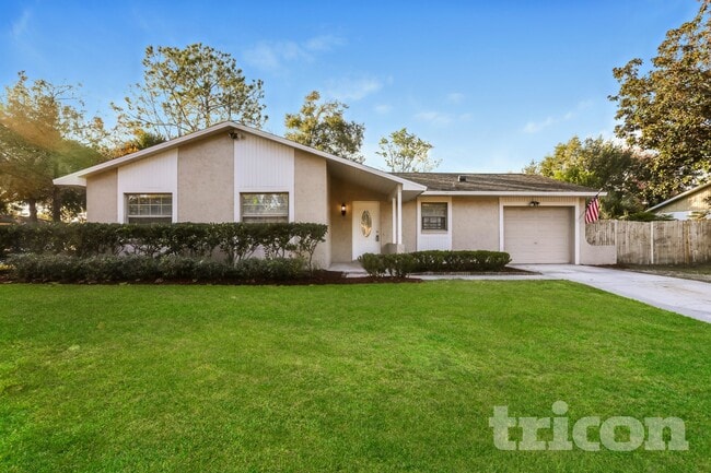 Building Photo - 1525 Guinevere Dr