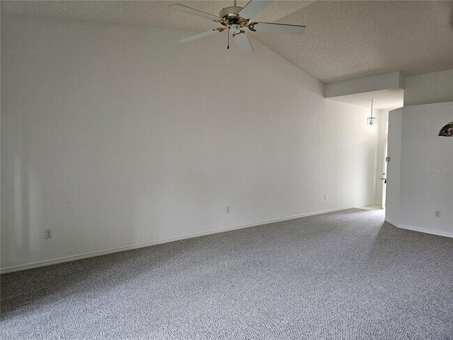 Building Photo - 2405 New Haven Cir