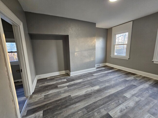 Foto del edificio - Newly updated 3 bedroom 1 bath apartment in the Northside!