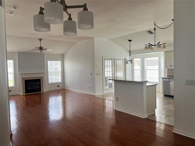Building Photo - 12835 Standbridge Dr