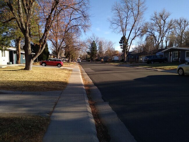 Foto del edificio - Virginia Village Home New Paint, Carpet, Blinds Backs up to Cherry Creek Trail