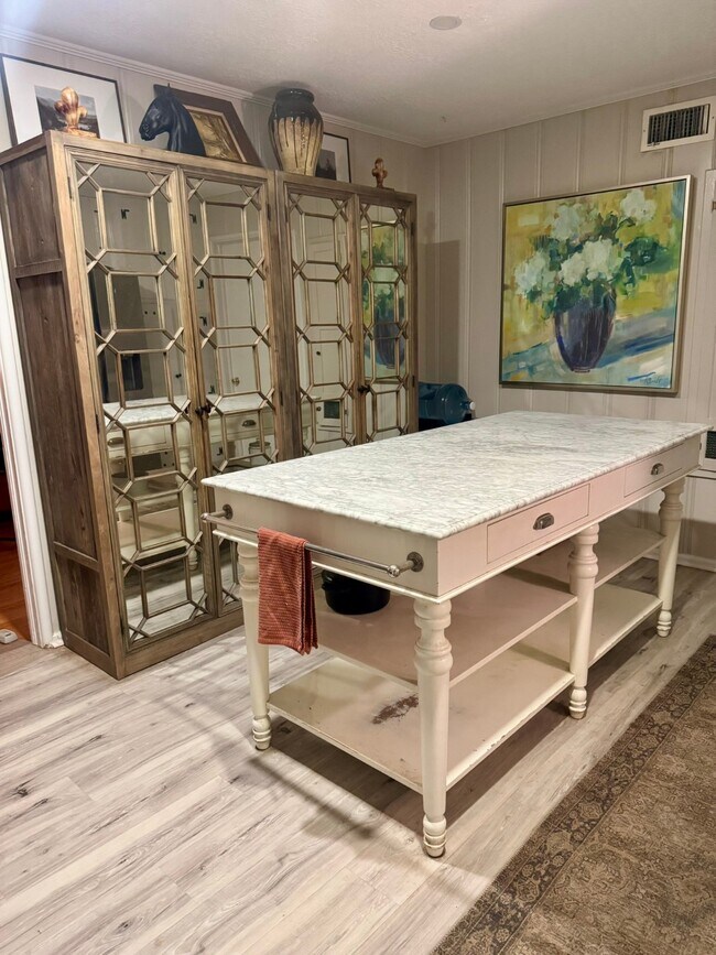 Building Photo - 3107 Prescott St