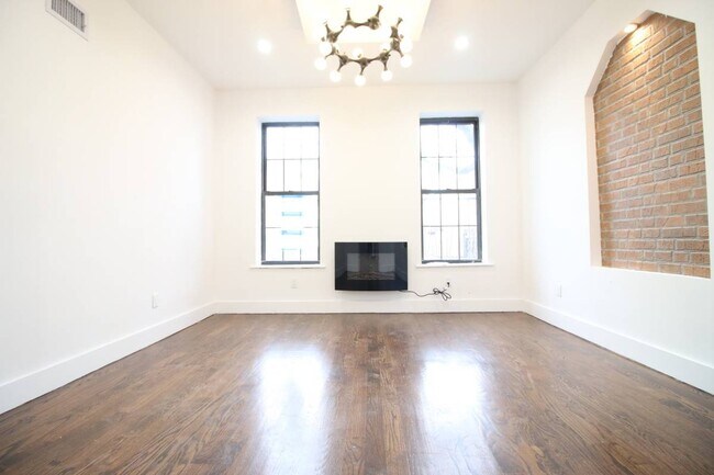 Building Photo - 1043 Jefferson Ave