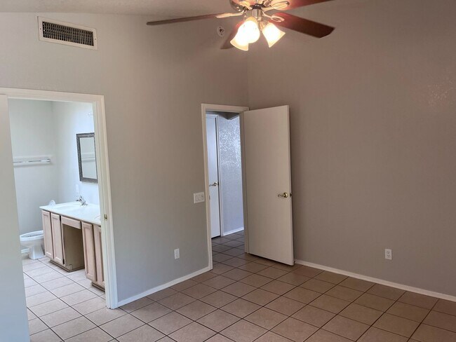 Foto del edificio - Coming Soon- 3 Bed/ 2Bath Single Level Hom...