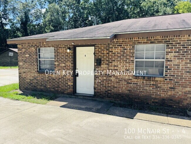 Foto del edificio - 100 McNair St