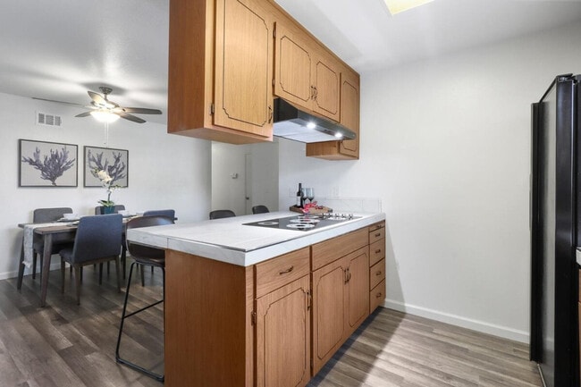 Foto del edificio - 2939 Samuel Dr