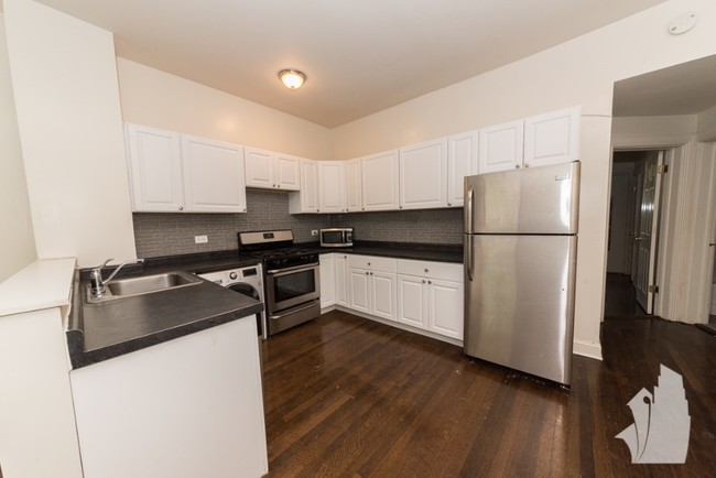 Foto del edificio - 3701 N Hoyne Ave