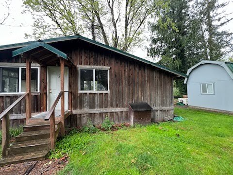 Foto del edificio - Cabin Rental w/ Large Front Yard!