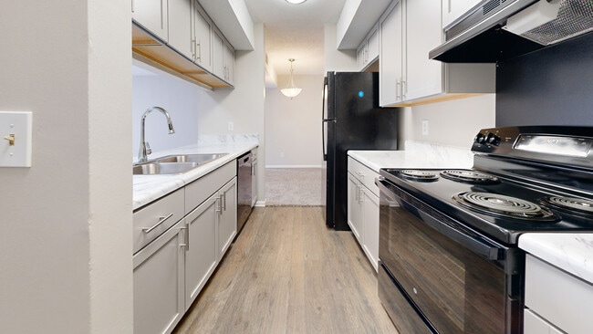 Interior Photo - Brookridge
