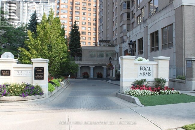 Building Photo - 808-5418-5418 Yonge St