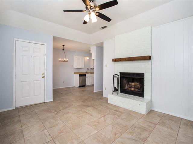 Foto del edificio - 980 Meadow Cir S