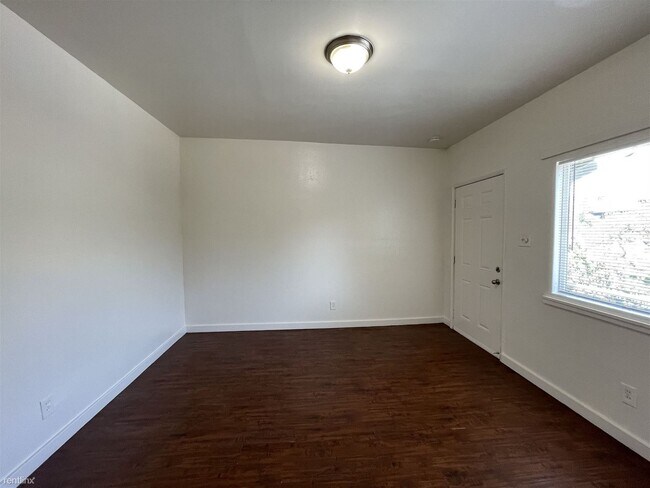 Foto del edificio - 1 br, 1 bath 4plex - 3109 King St #D