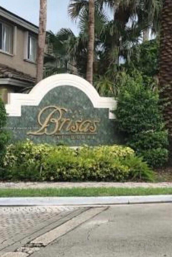 Foto principal - 5779 NW 116th Ave