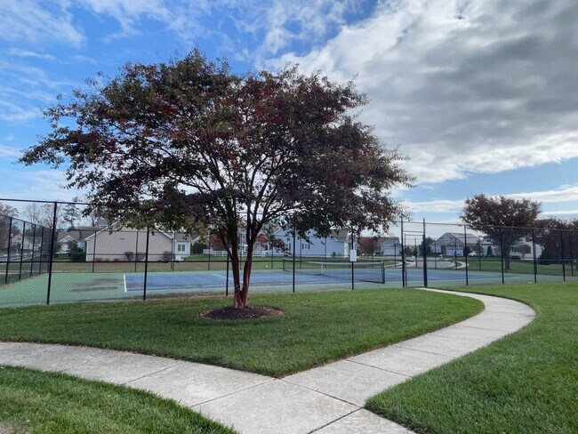 Foto del edificio - Everything You Need for Year Round Living ...